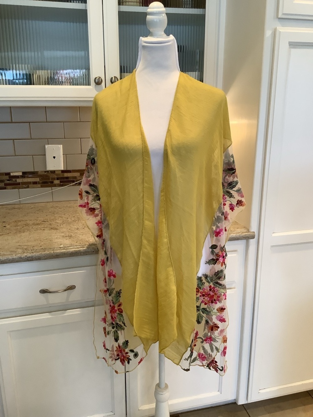 Do everything in love Yellow Linen-Texture Kimono